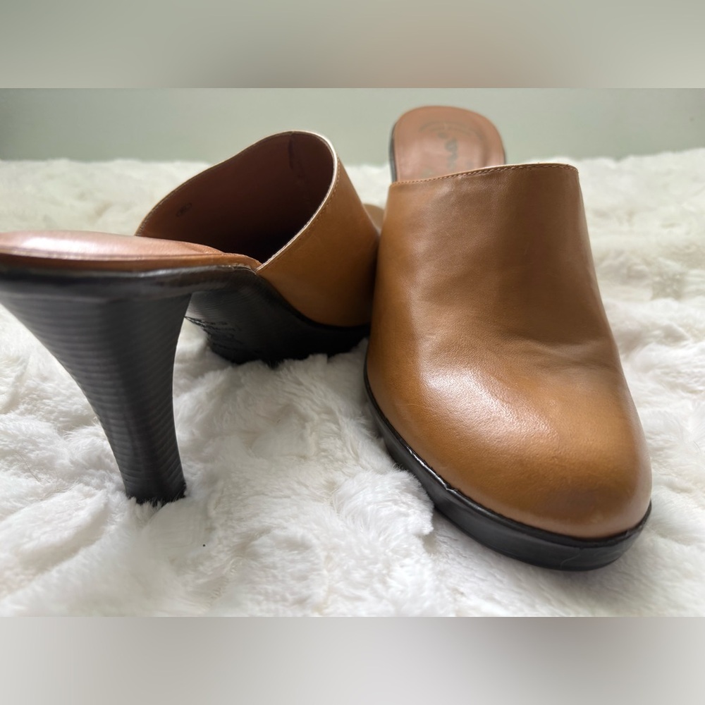 NEW Genuine Leather Upper Original Nina Tan Mule Clogs Wood 4”Heel Sz 8.5
